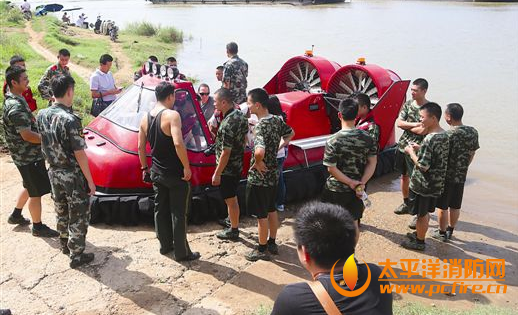 南寧消防花百萬元進口消防氣墊船