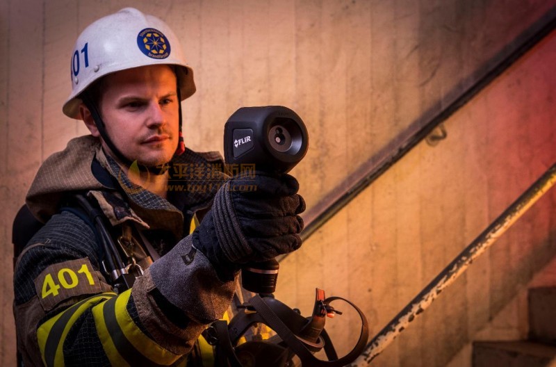 FLIR專一熱成像手藝50年,盡力于為各種消防利用供給高性價比熱像儀