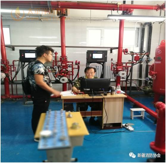 新疆建(構)筑物救火員